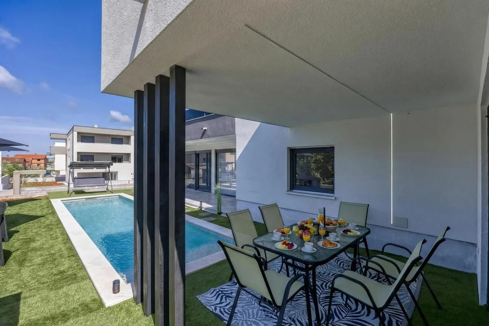 Villa Samara with Pool