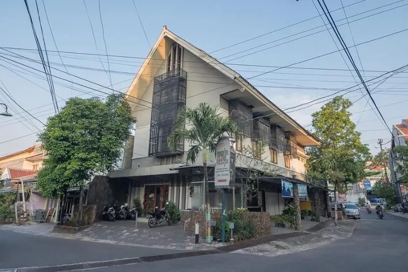 RedDoorz near Politeknik Ilmu Pelayaran 2