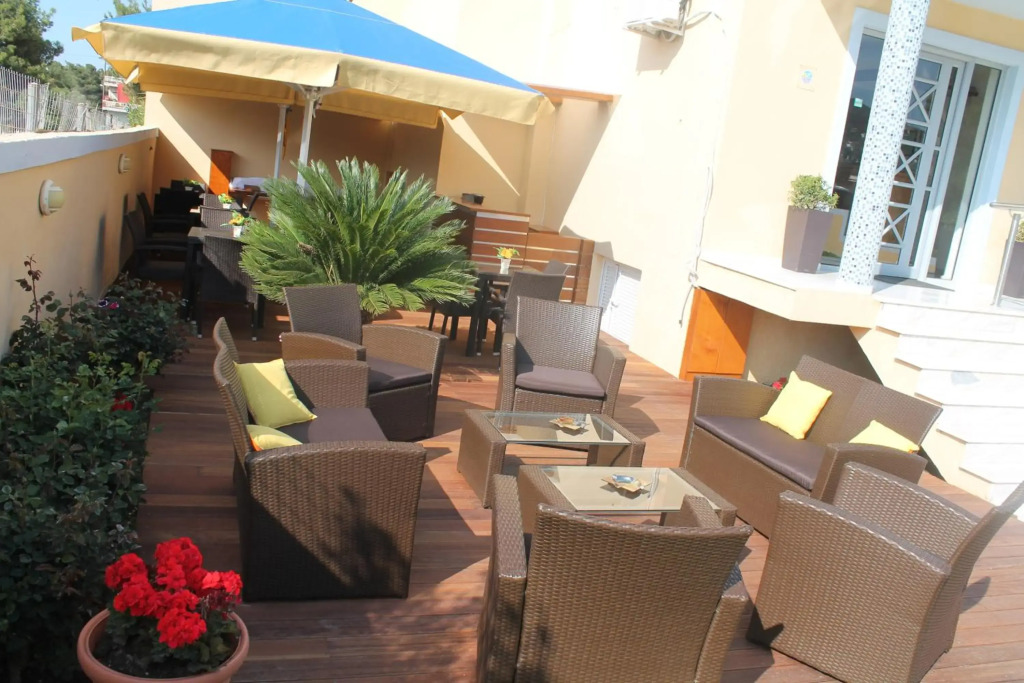 Peris Hotel