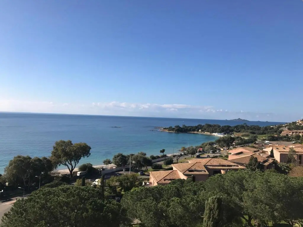 Superbe appartement T2 Vue magnifique Sanguinaires à 50m de la plage