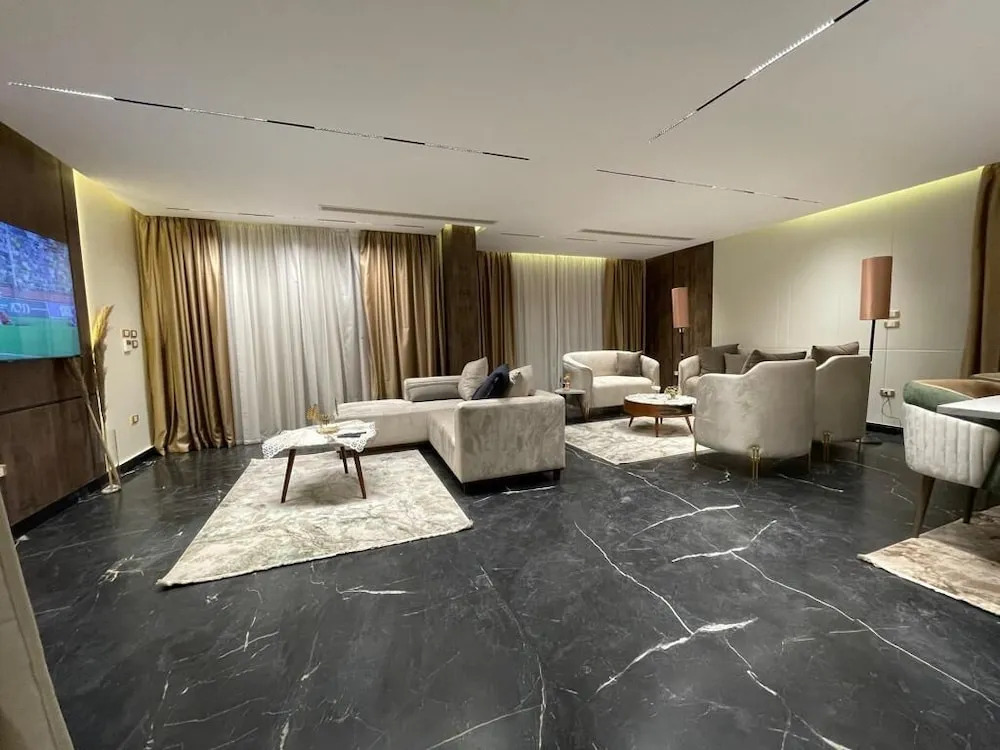 Villa in palm hills-the crown