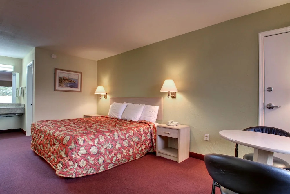 Econo Lodge Montgomery