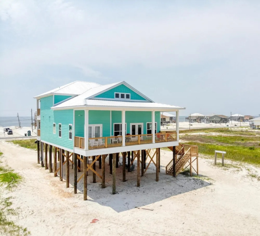 Salty Seahorse -2822 Bienville