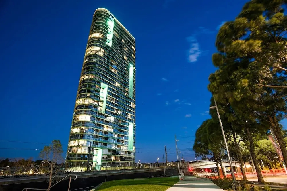 2bed1bath High-end APT at Olympic Parkviews+p