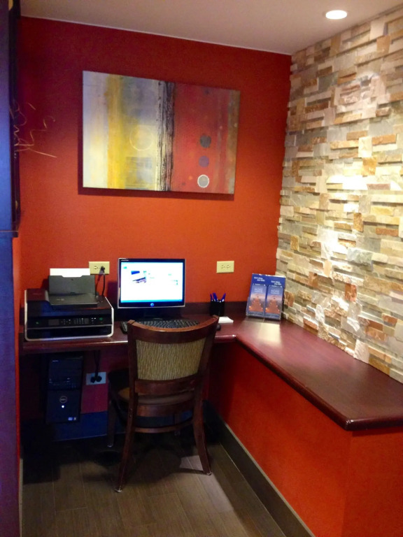 Holiday Inn Express Hotel & Suites Chicago-Algonquin by IHG