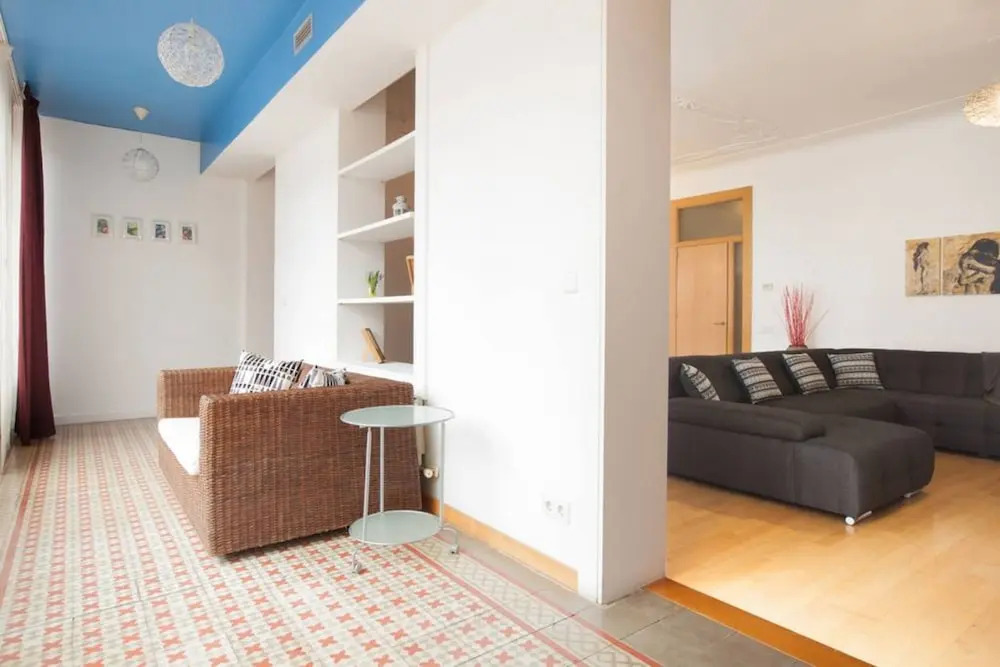 Akira Flats Urquinaona Centric apartment