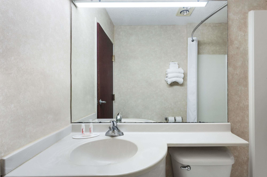 Microtel Inn & Suites by Wyndham