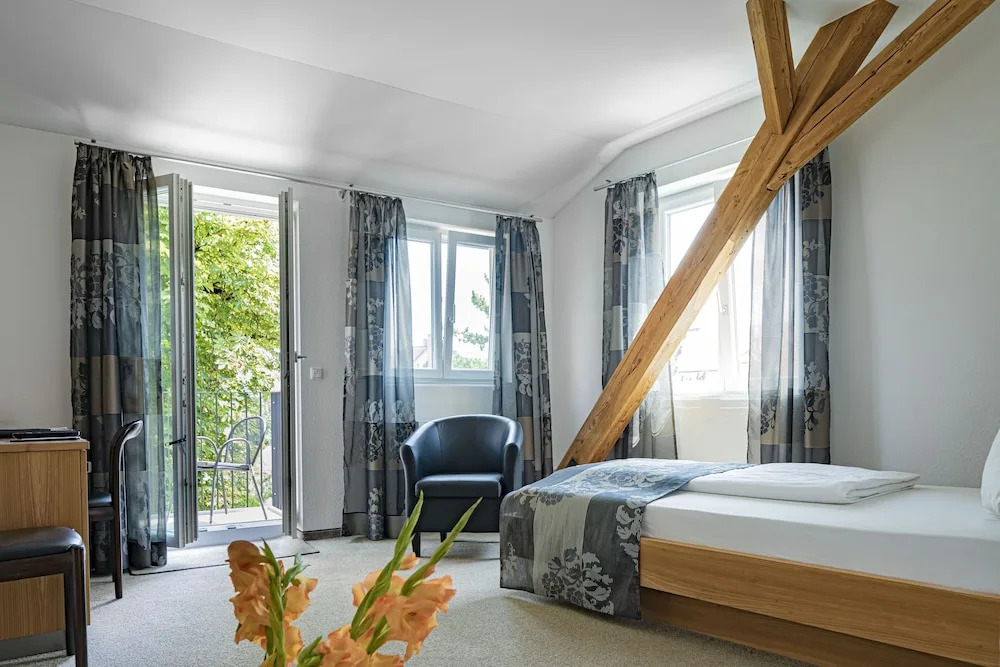 Dom Hotel