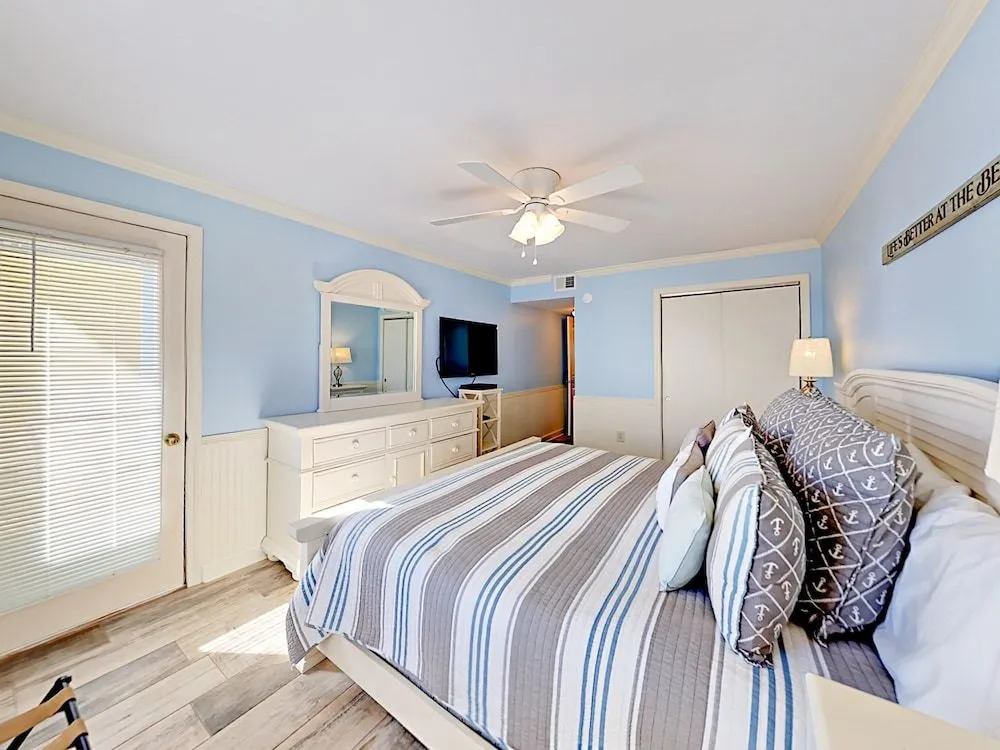 615 W Beach Blvd Condo Unit 3G