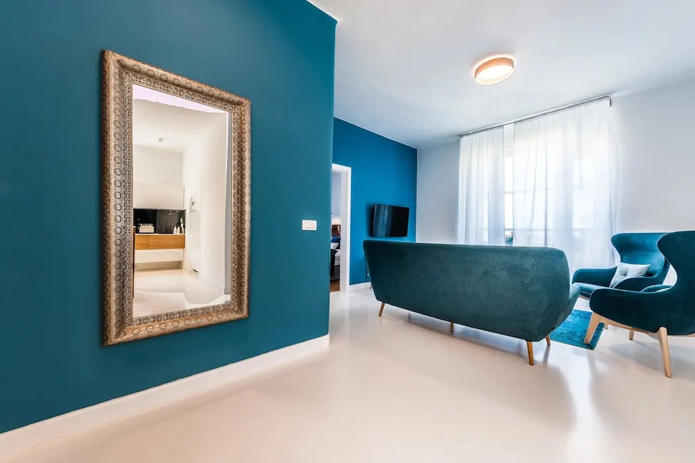 Aquamarine The Sea View Apartment
