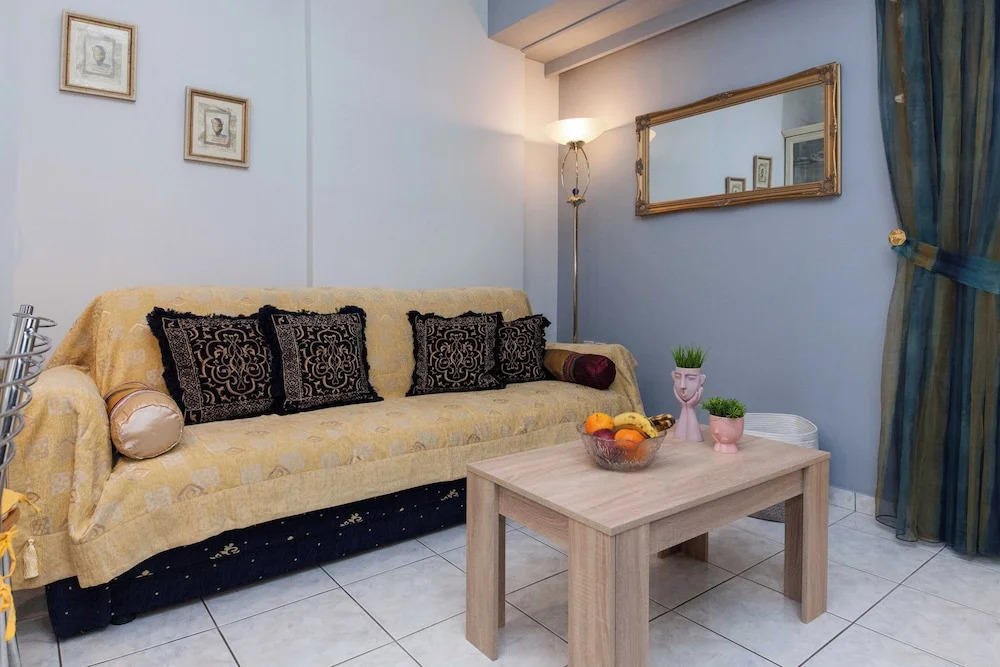 Chrisoupoli Cheerful 2 Bd Apt w Balcony