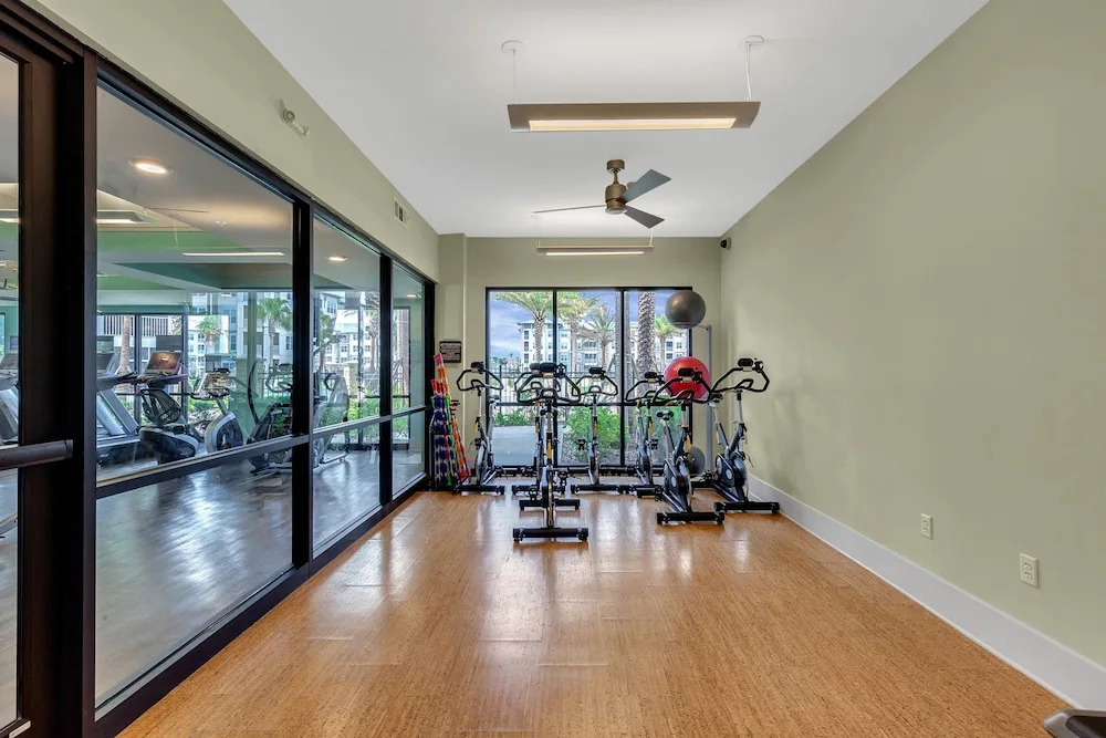 SeaWorld - Disney Apartments by NUOVO