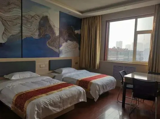 Ruixin Express Hotel (Taiyuan Railway Station Clothing City)