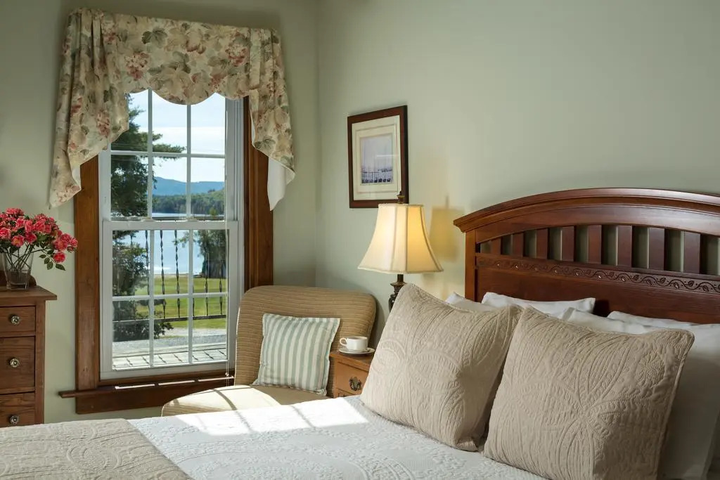 Inn at Pleasant Lake