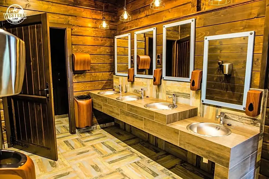 Western Camp Resort