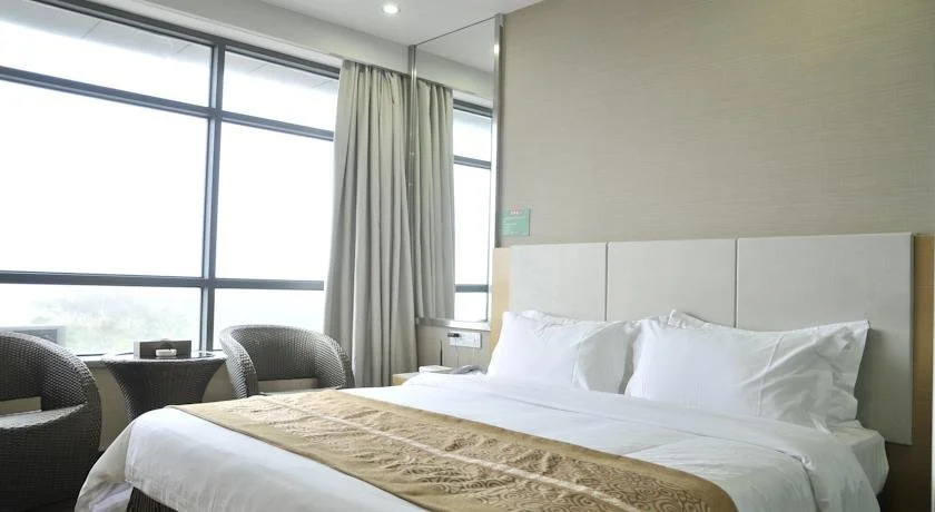 Harbour Plaza Holiday Hotel