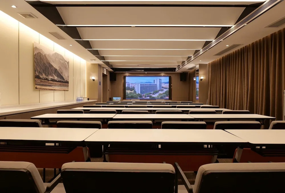 Howard Johnson By Wyndham Club Hotel Songshan Lake Dongguan