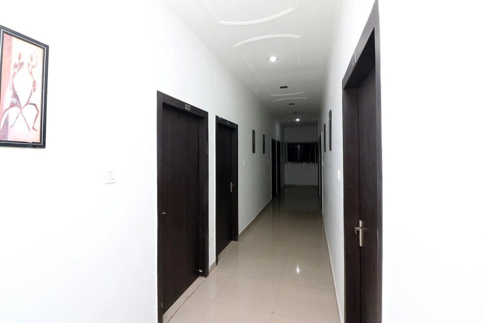 Hotel Ojus Tower by OYO Rooms