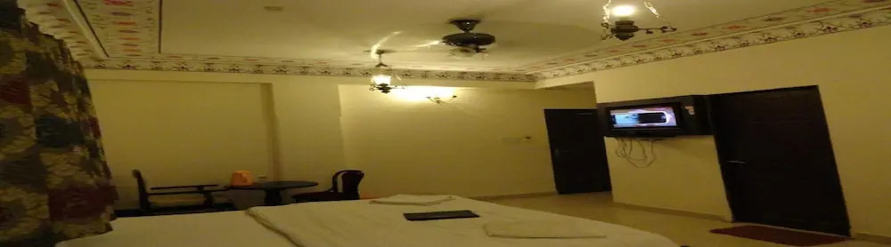 Room Maangta 102 Jaipur