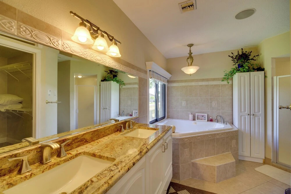 Lakewood Park Retreat on Fairway - 4 Mi to Beach!