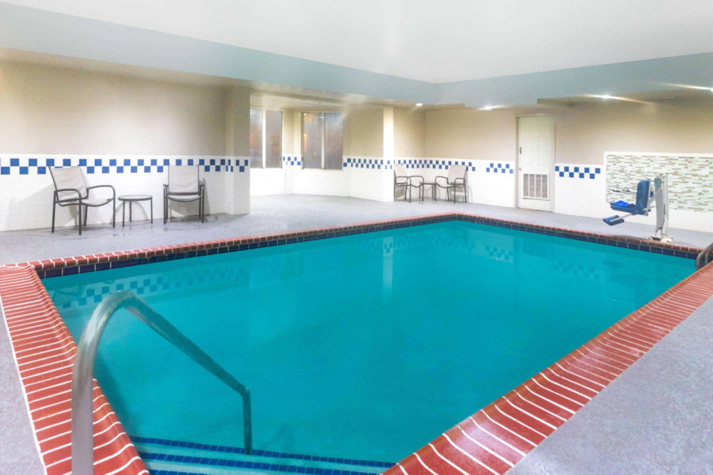 La Quinta Inn & Suites by Wyndham Hopkinsville