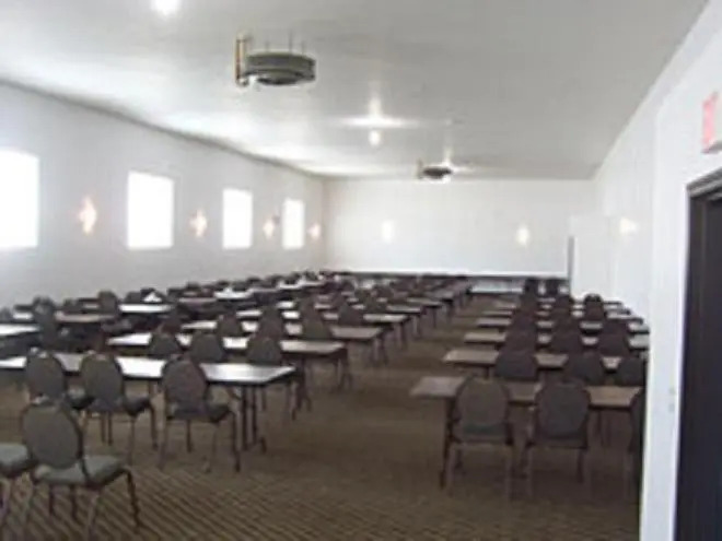 Mackinaw Beach and Bay Inn & Suites