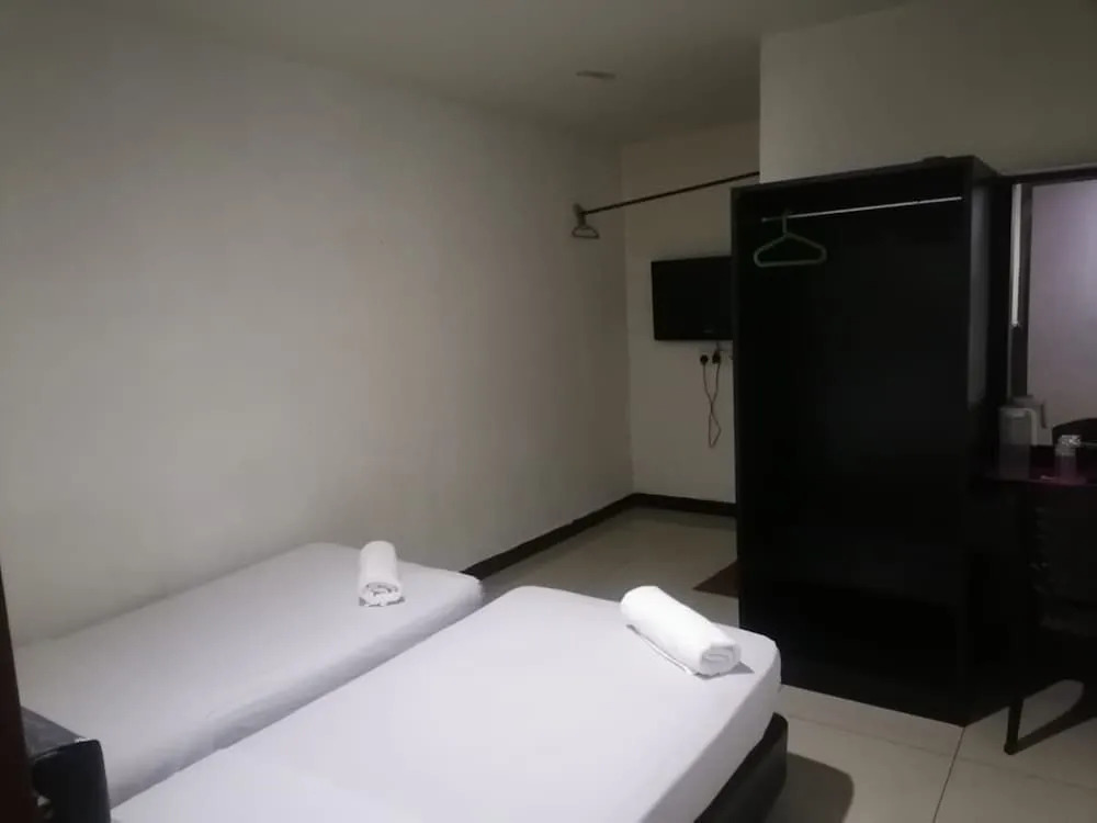 OYO 90392 Pulai City Hotel
