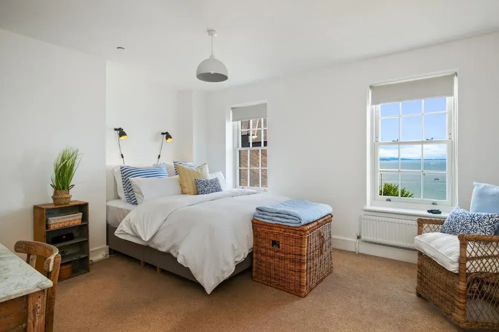 Nash House - Seafront With Parking Close to Town