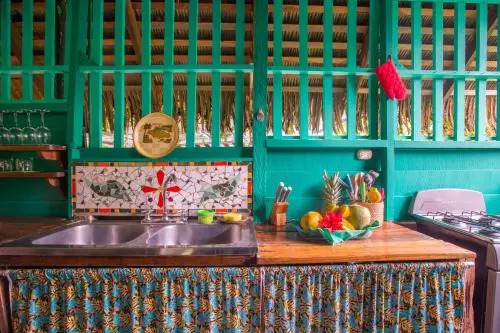 La Casita- Authentic Caribbean House steps to Cocles Beach