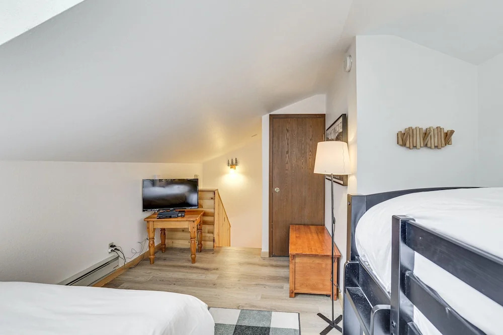 2 Mi to Slopes: Mtn-view Keystone Condo