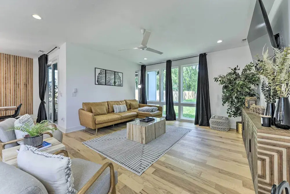 Modern Raleigh Home w/ Patio ~ 2 Mi to Downtown!