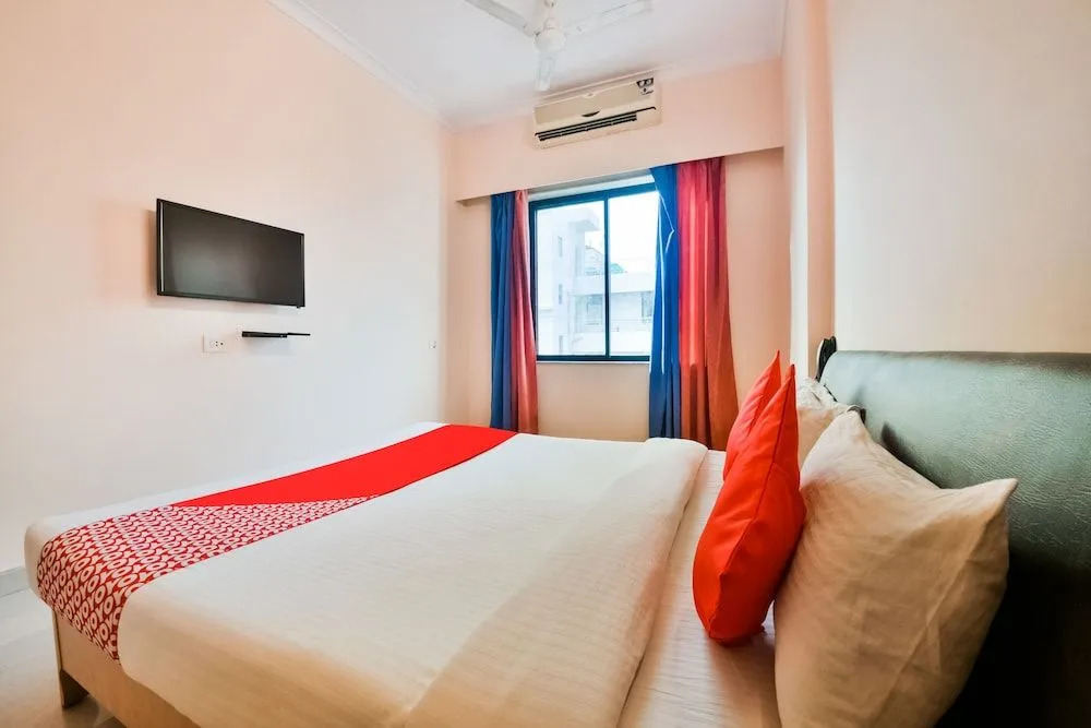 Oyo 37212 Hotel Soft Petals By Arn Group