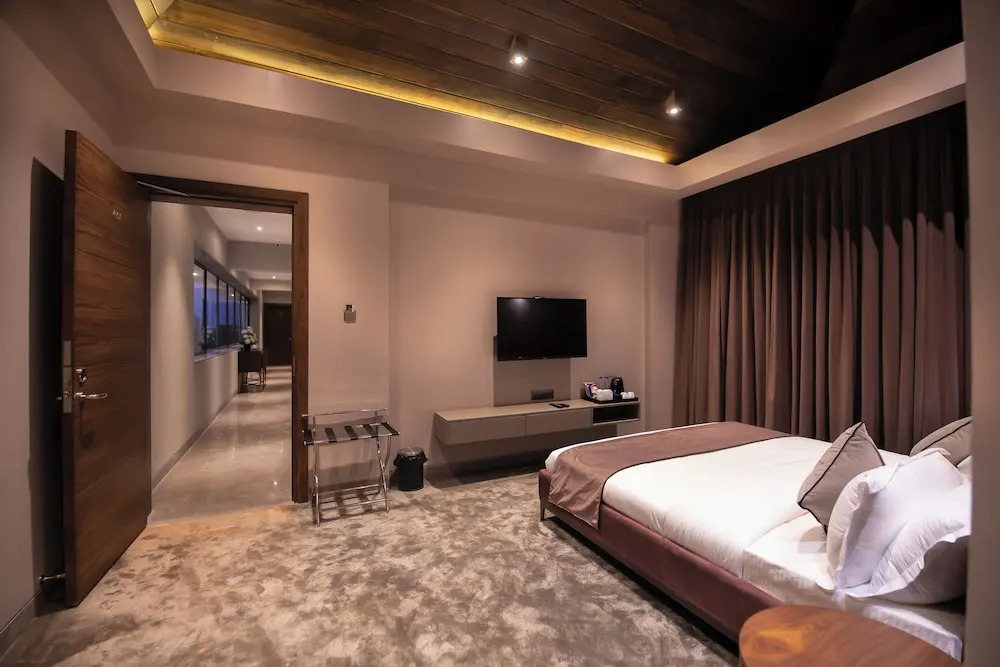 Valentia The Exotic Boutique Hotel - Pure Veg