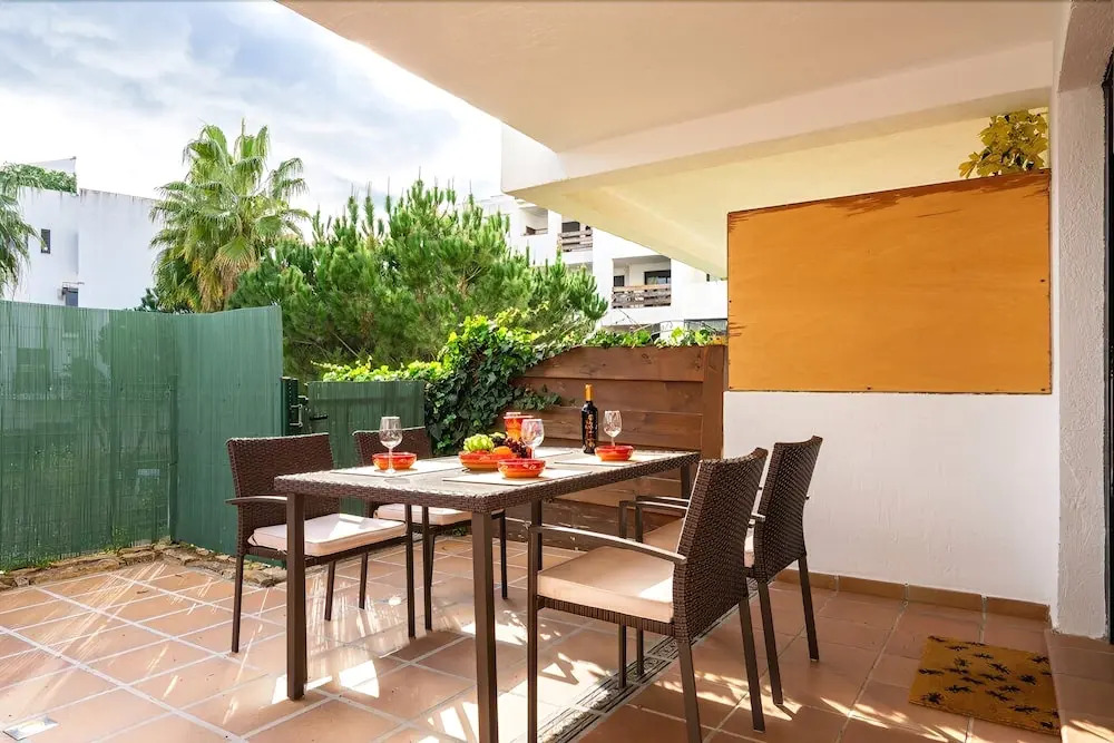 Alamar Poolfront garden apartment Ref 46