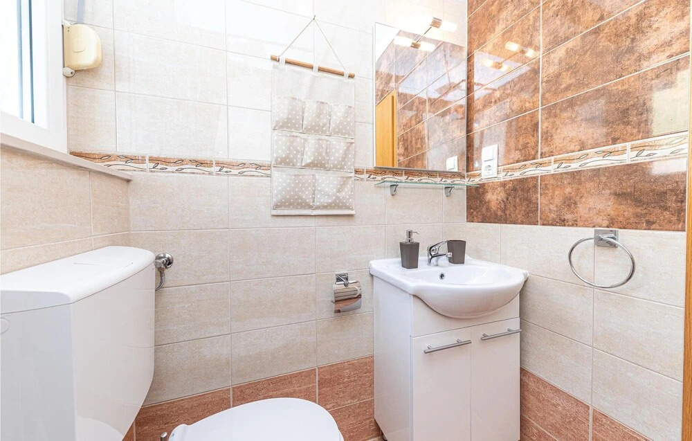 Nice Apartment in Kastel Luksic With Wifi