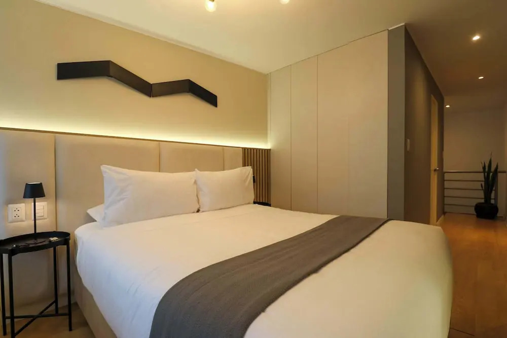 w Deluxe 1BR Duplex in the Heart of Barranco