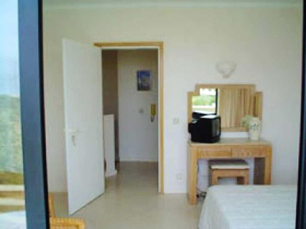 Apartment with One Bedroom in Alvor, with Wonderful Sea View, Pool Access And Enclosed Garden - 4 Km From the Beach
