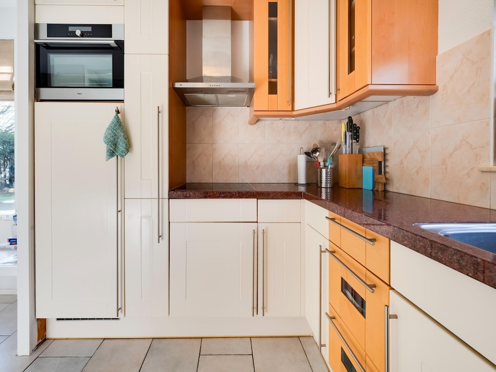 Holiday Home Noordwijk near Beach & Sauna