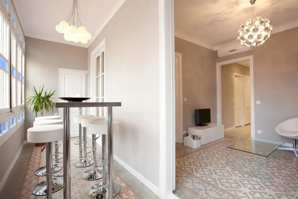SOFIA 2 · Sofia's Gallery · Charming apartment in a real Barcelona surrounding