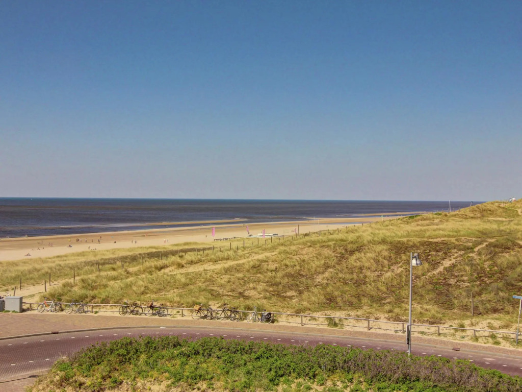 Luxury Apartment in a Residence Right on the Boulevard and the Beach
