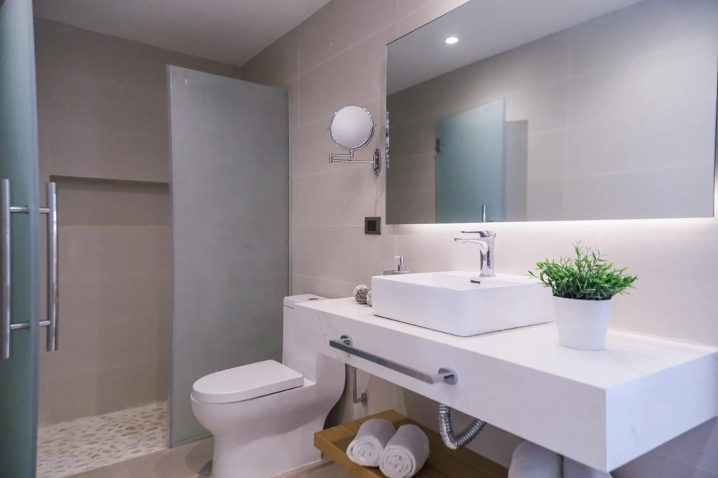 Gorgeous Ground Floor Apartment With Shared Pool A1