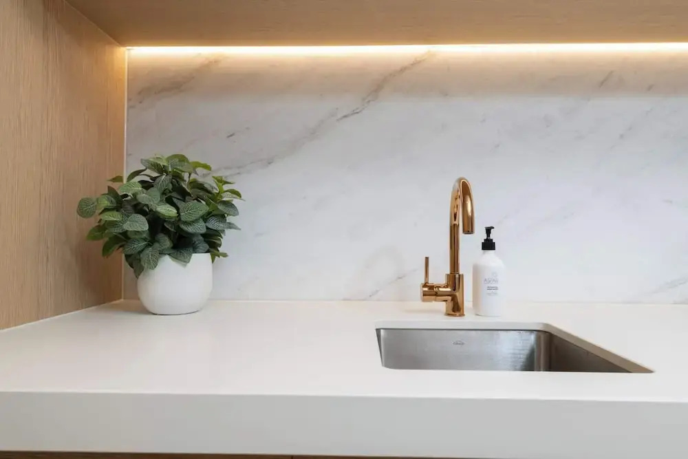 Luxuria Apartments - Collins House