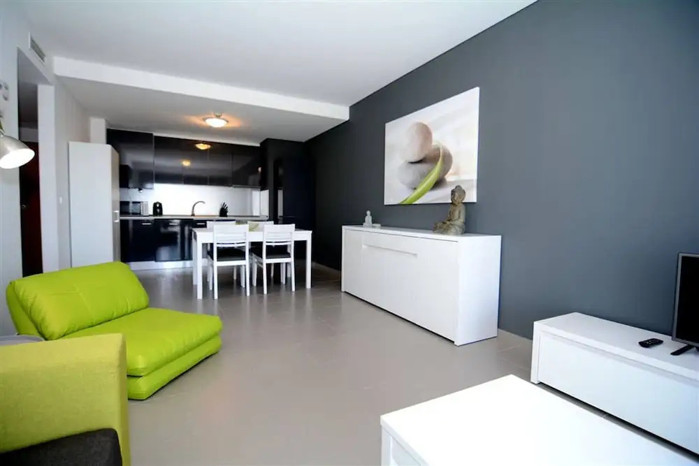 09 in Portim o With 1 Bedrooms and 1 Bathrooms