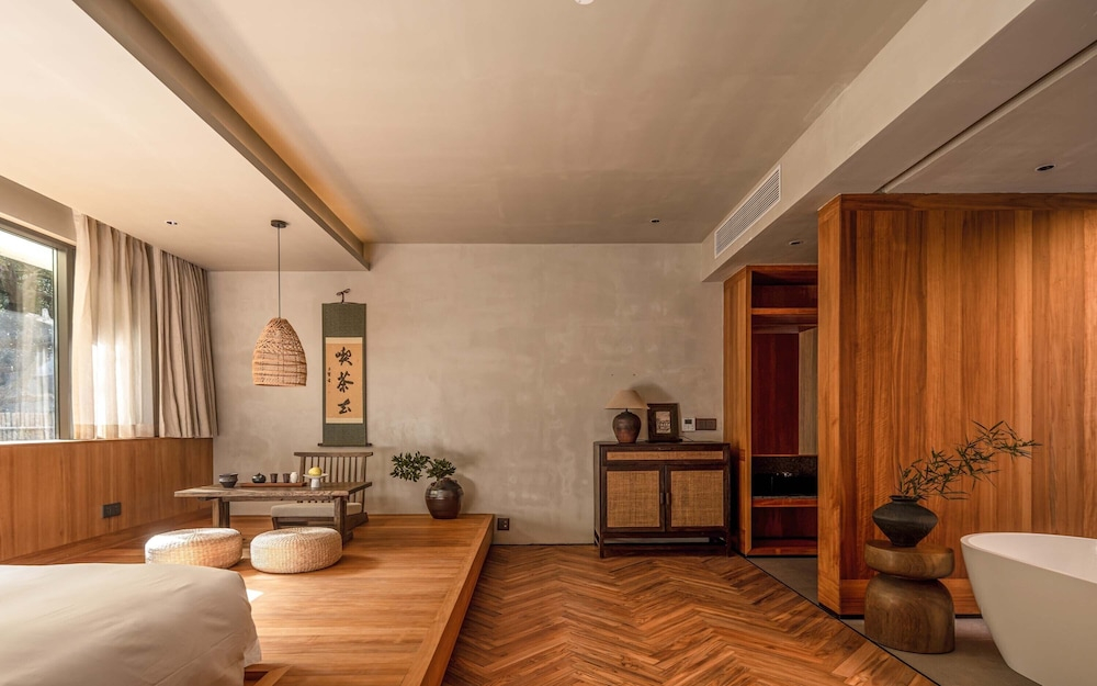 CongLinLi Wooded Homestay