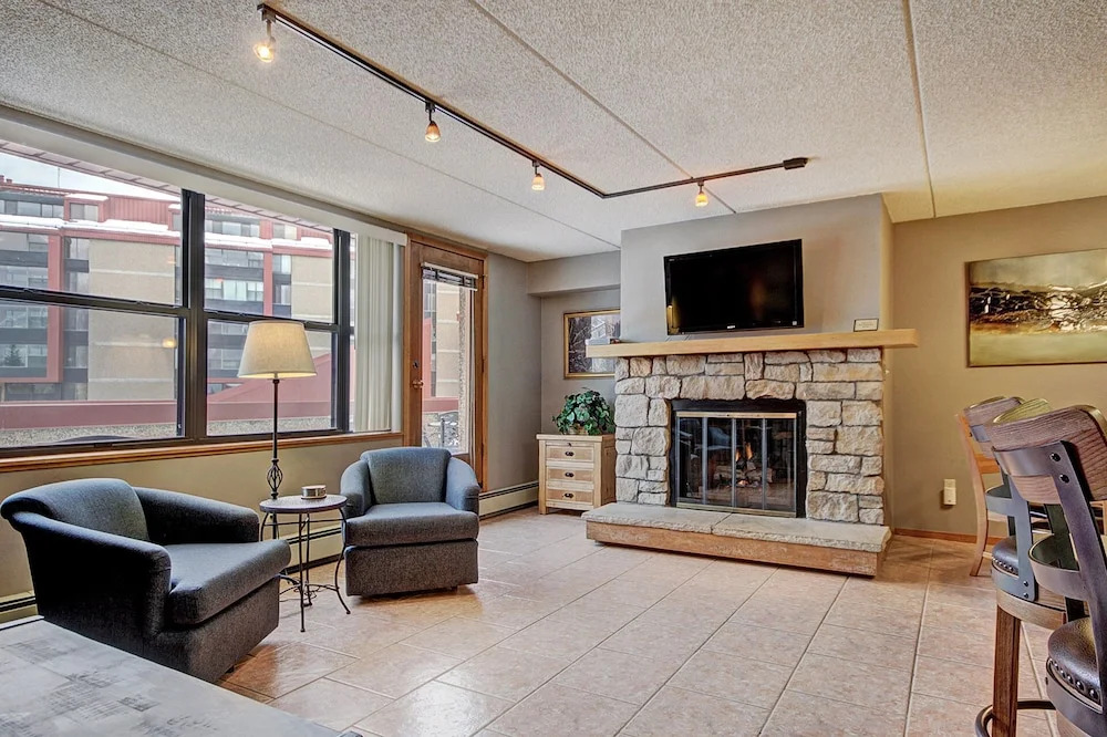 Spacious Condo in the Heart of Center Village - Pet Friendly - VS367 by Redawning