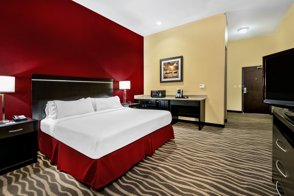 Holiday Inn Express & Suites Cotulla by IHG