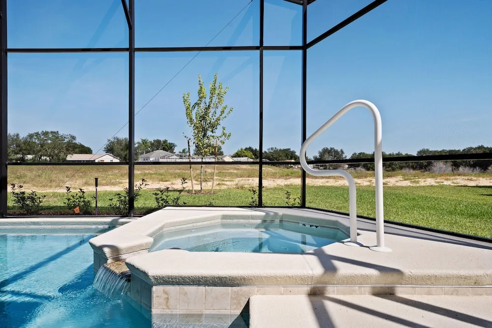 Sr_924r Splendid Solterra 12 Bedroom Home