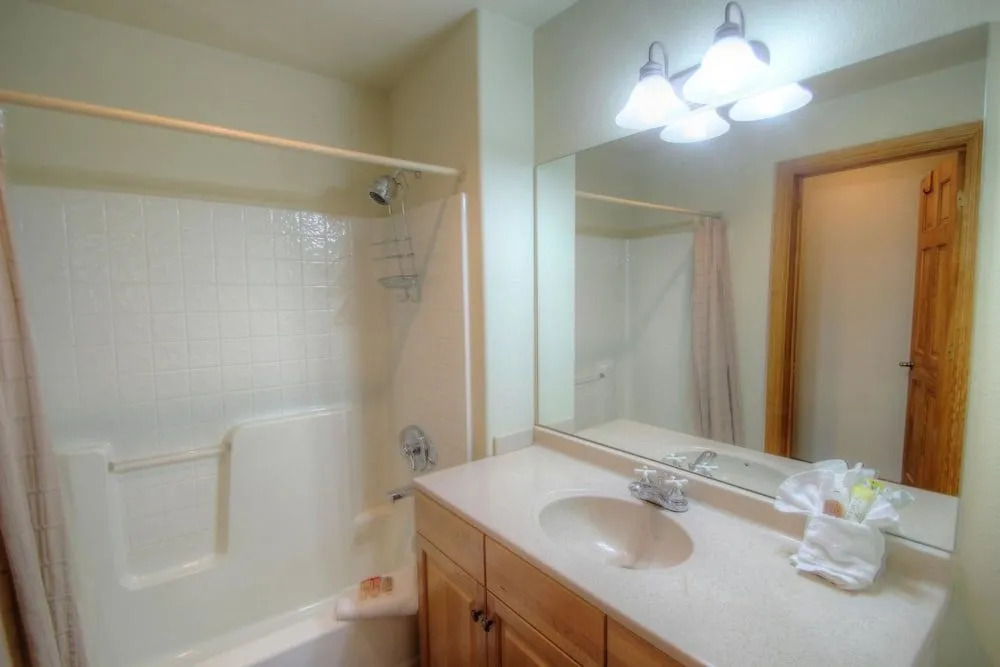 5949 Hidden River Lodge 3 Bedroom Condo by RedAwning
