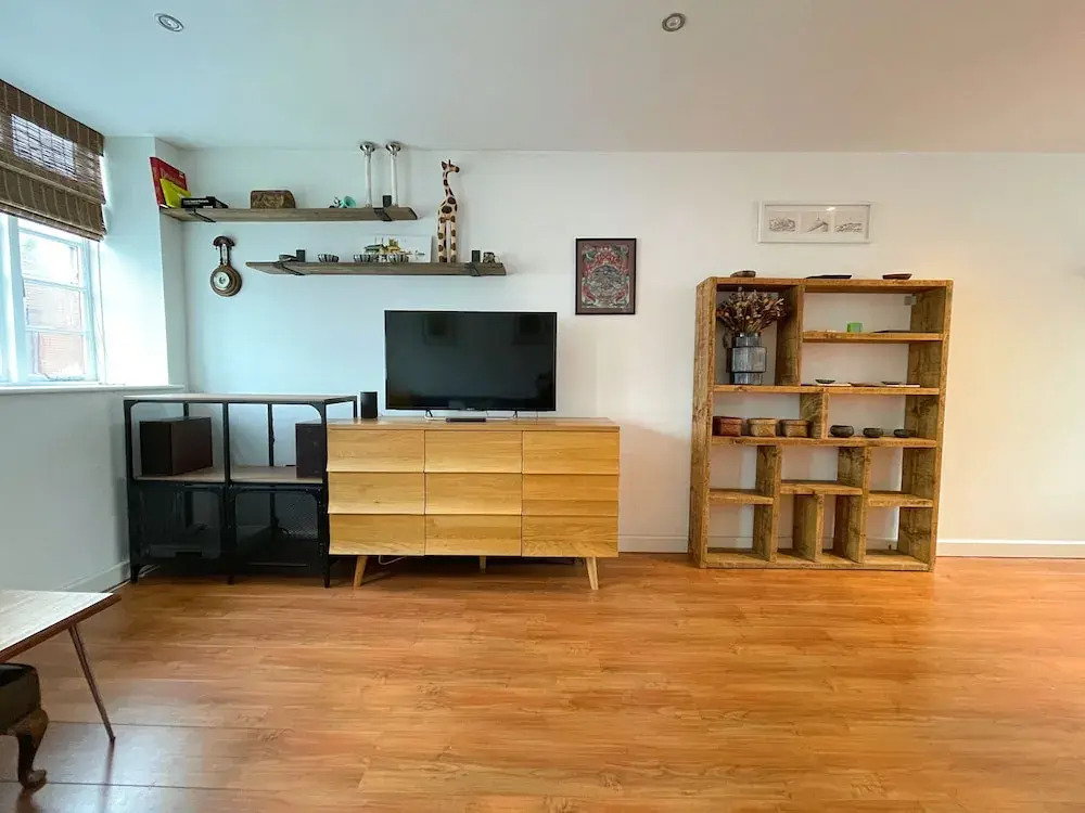 Modern Urban Sheffield Hideaway