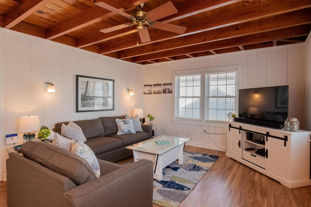 A Little Nauti by Oak Island Accommodations